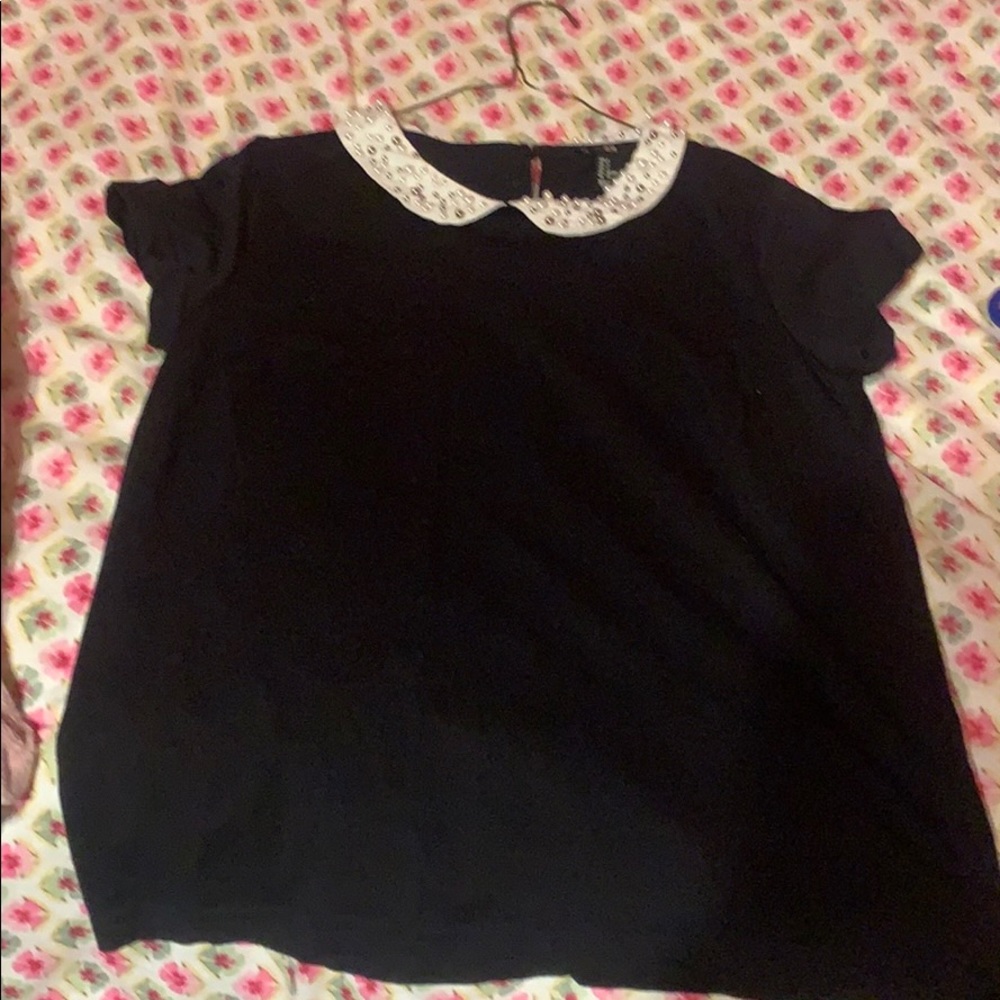 Pearl neck tee